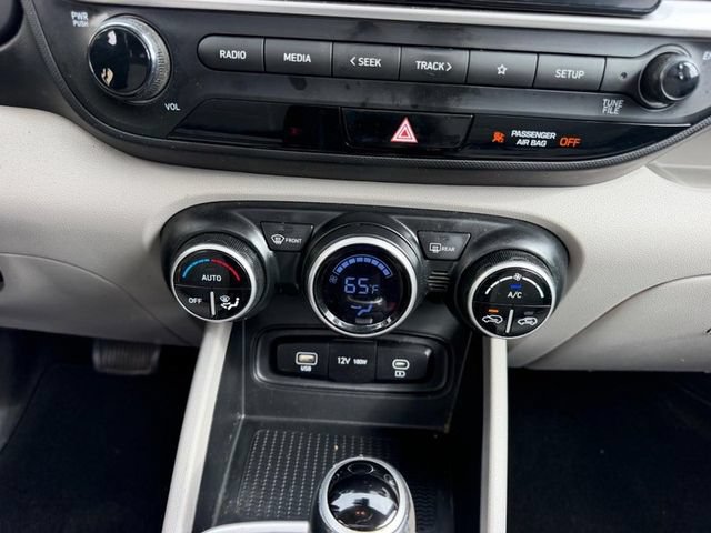 Certified 2023 Hyundai Venue SEL FWD image 14