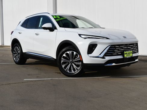 Used 2025 Buick Envision Preferred image 2