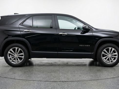 Used 2025 Chevrolet Equinox LT FWD image 11