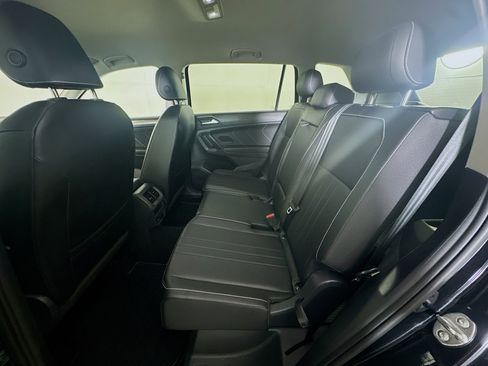 Used 2023 Volkswagen Tiguan SE FWD image 28