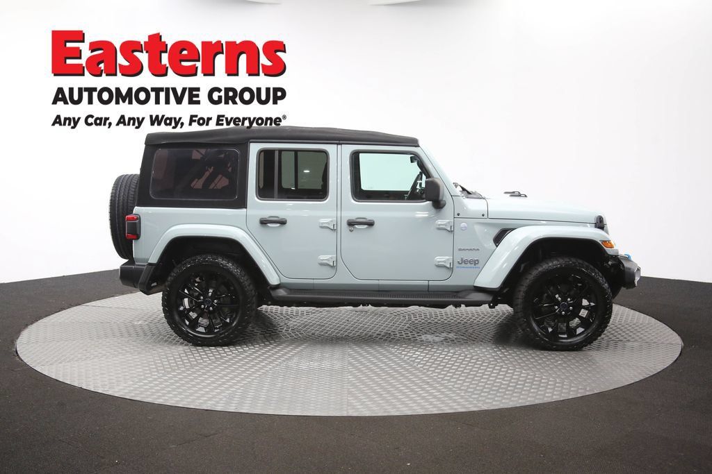 Used 2024 Jeep Wrangler Unlimited Sahara w/ Technology Group AWD/4WD image 45