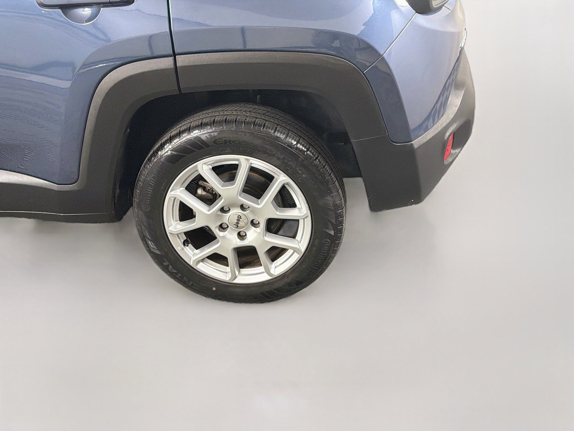 Used 2023 Jeep Renegade Latitude AWD/4WD image 11