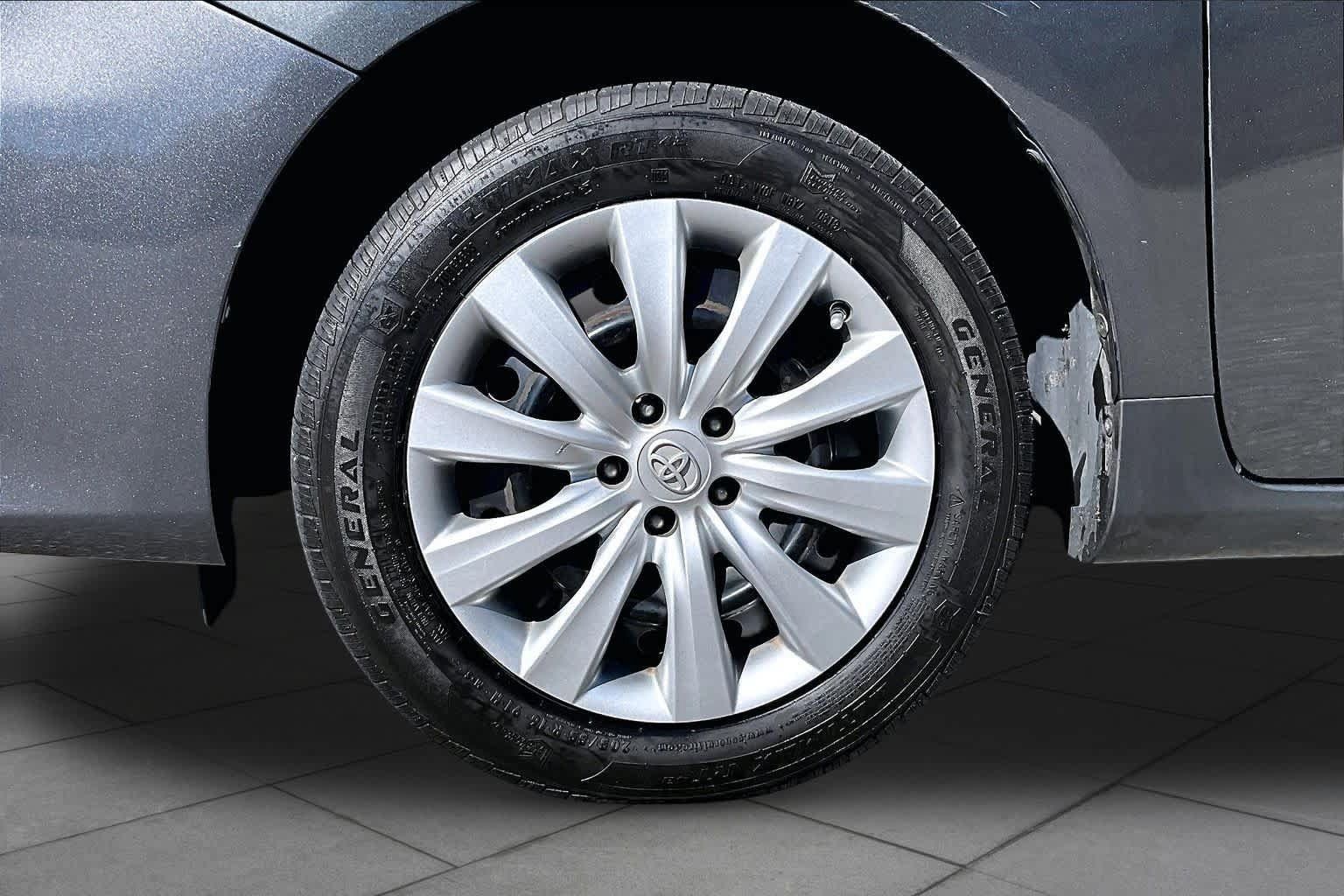 Used 2012 Toyota Corolla LE FWD image 11