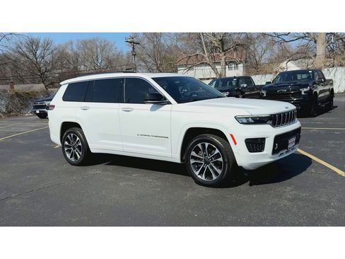 Used 2023 Jeep Grand Cherokee L Overland RWD image 2