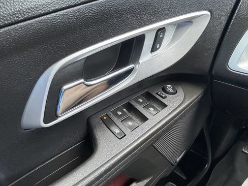 Used 2016 Chevrolet Equinox LT w/ Convenience Package image 18