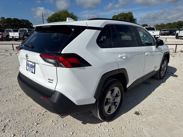 Used 2025 Toyota RAV4 XLE AWD/4WD image 5