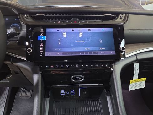 New 2026 Jeep Grand Cherokee Laredo image 17