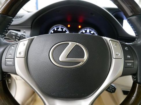 Used 2014 Lexus ES 350 w/ Luxury Package FWD image 17