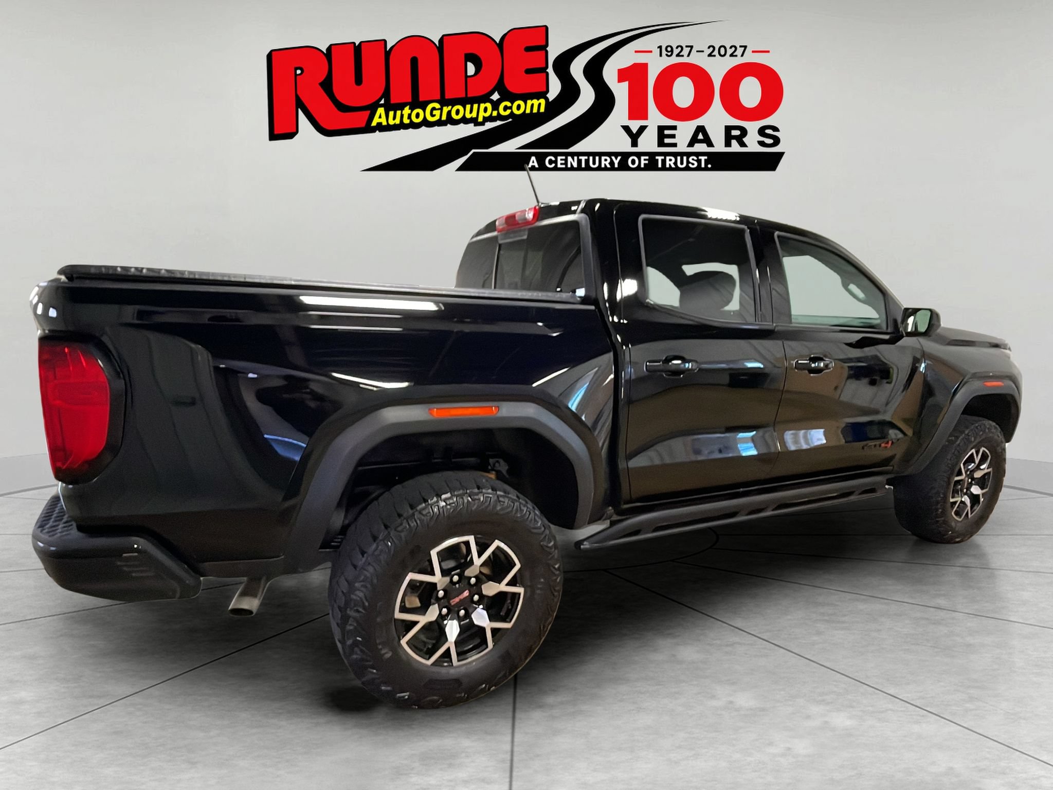 Used 2024 GMC Canyon AT4X AWD/4WD image 5