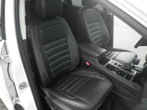 Used 2017 Ford Escape Titanium image 25