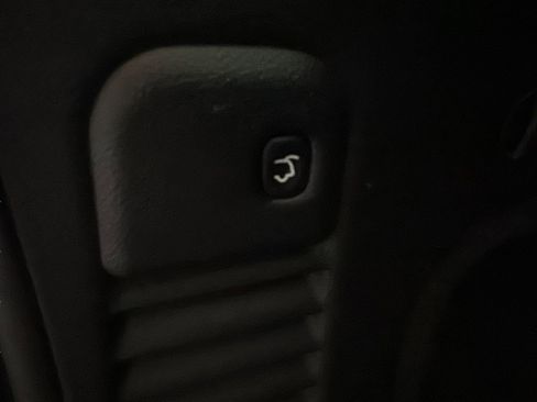 Used 2020 Jeep Grand Cherokee Limited w/ Luxury Group II image 19