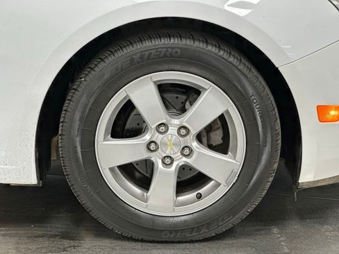 Used 2016 Chevrolet Cruze LT FWD image 25