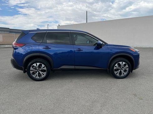 Used 2023 Nissan Rogue SV AWD/4WD image 2