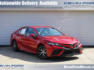Used 2022 Toyota Camry SE image 1
