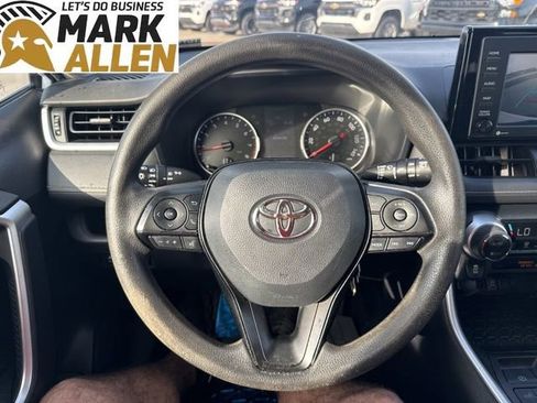 Used 2021 Toyota RAV4 XLE FWD image 11