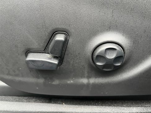 Used 2021 Jeep Cherokee Latitude Lux w/ Comfort/Convenience Group image 13