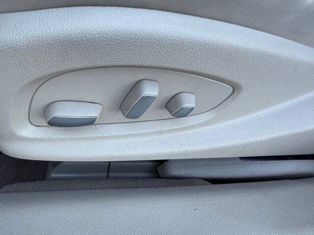 Used 2013 Cadillac XTS Premium AWD/4WD image 12