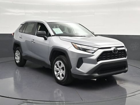 Used 2025 Toyota RAV4 LE FWD image 5