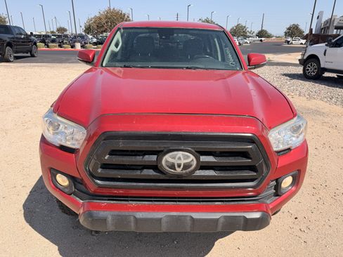 Used 2020 Toyota Tacoma SR5 w/ Technology Package AWD/4WD image 8