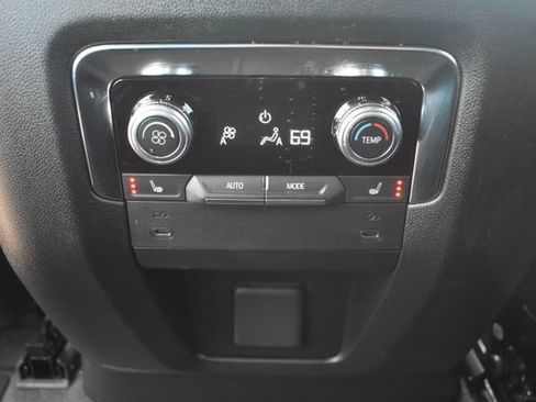 Used 2025 GMC Yukon Elevation AWD/4WD image 39