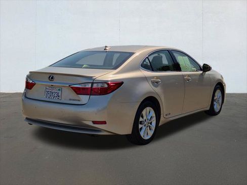 Used 2013 Lexus ES 300h w/ Luxury Pkg FWD image 5