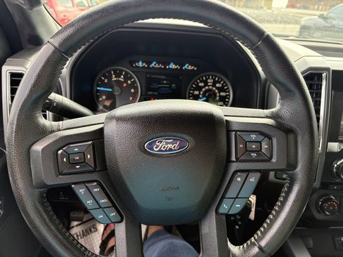 Used 2015 Ford F150 XLT w/ Equipment Group 302A Luxury image 29