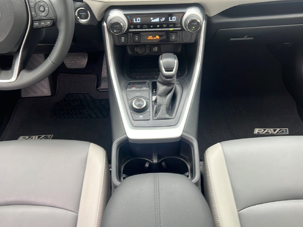 Used 2023 Toyota RAV4 XLE Premium AWD/4WD image 18