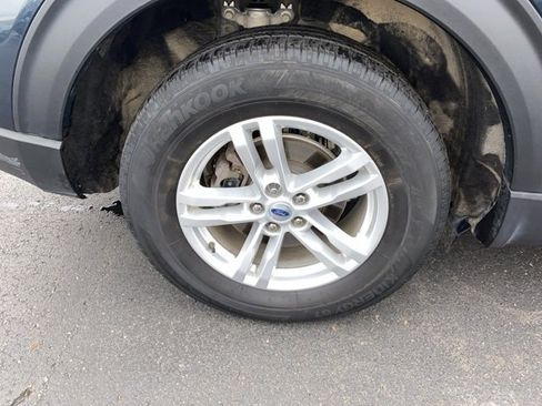 Certified 2022 Ford Explorer XLT w/ Equipment Group 202A image 9