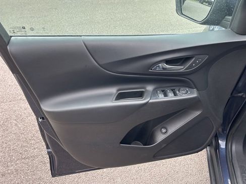 Used 2019 Chevrolet Equinox LT w/ Sun & Navigation Package image 18