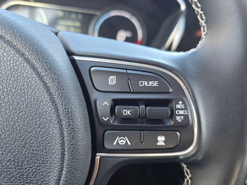 Used 2022 Kia Niro EX w/ Cold Weather Package image 31