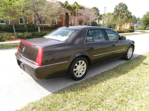 Used 2009 Cadillac DTS FWD image 4