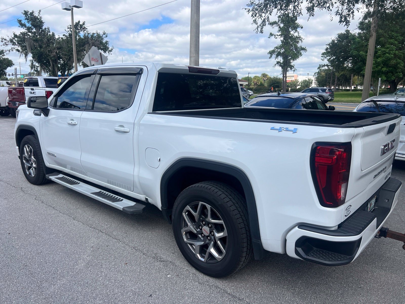 Used 2022 GMC Sierra 1500 Elevation AWD/4WD image 3