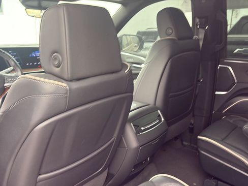 Used 2023 Cadillac Escalade ESV Premium Luxury RWD image 13