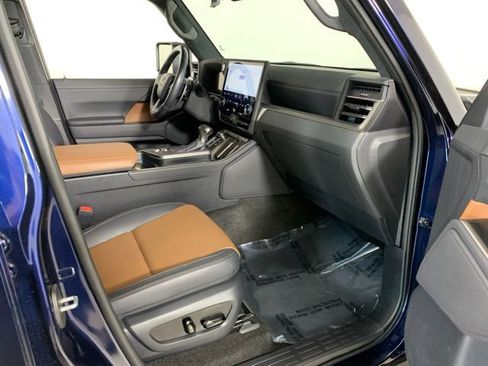 Used 2024 Lexus GX 550 w/ Cold Area Package AWD/4WD image 41