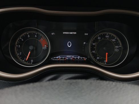 Used 2018 Jeep Cherokee Limited w/ Luxury Group image 22