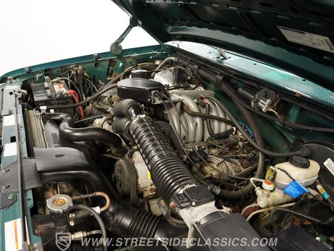 Used 1996 Ford Bronco XLT image 32