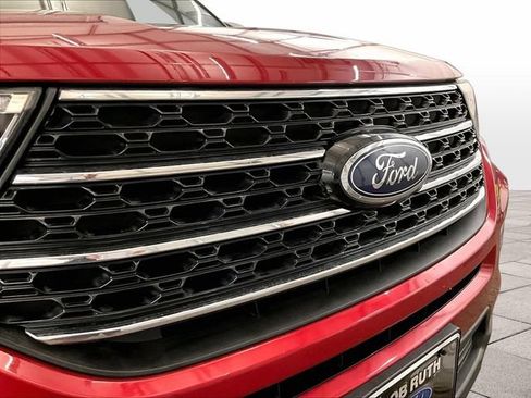 Used 2020 Ford Explorer XLT w/ Comfort Package AWD/4WD image 30