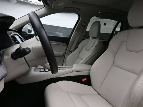 Used 2024 Volvo XC90 B5 Core w/ Protection Package Premier AWD/4WD image 10