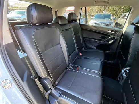 Used 2018 Volkswagen Tiguan SE image 20