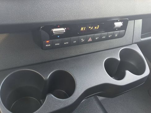 Used 2025 Mercedes-Benz Sprinter 2500 image 8