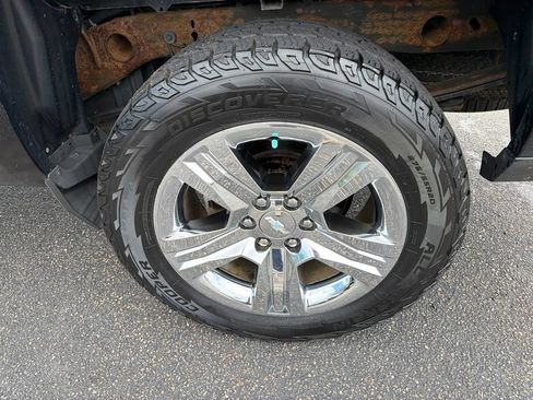 Used 2018 Chevrolet Silverado 1500 Custom w/ Custom Value Package AWD/4WD image 4