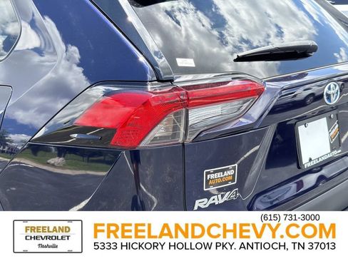 Used 2021 Toyota RAV4 XLE Premium AWD/4WD image 12