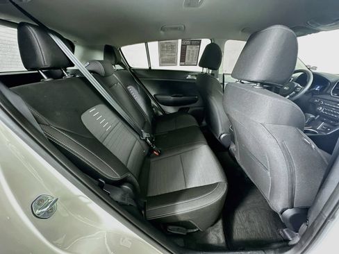 Used 2022 Kia Sportage LX w/ LX FWD Value Edition Package image 11