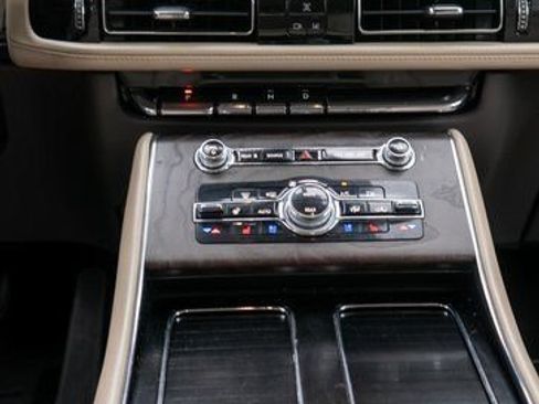 Used 2020 Lincoln Aviator Reserve w/ Elements Package Plus AWD/4WD image 16