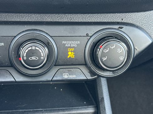 Certified 2023 Kia Forte LXS w/ LXS Technology Package image 30