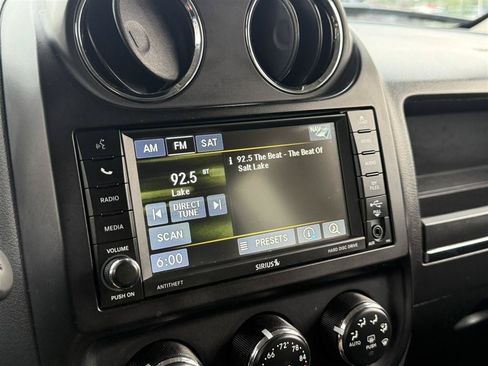Used 2014 Jeep Patriot Limited w/ Sun/Sound Group AWD/4WD image 18