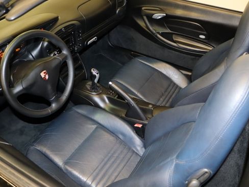 Used 2004 Porsche Boxster RWD image 3