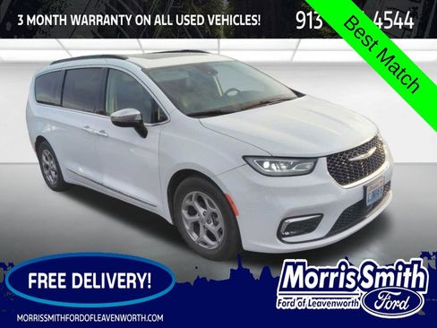 Used 2023 Chrysler Pacifica Limited image 1