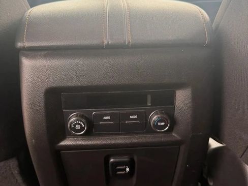 Used 2018 Chevrolet Traverse LT w/ LPO, Floor Liner Package AWD/4WD image 19