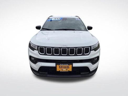Used 2024 Jeep Compass Latitude AWD/4WD image 8